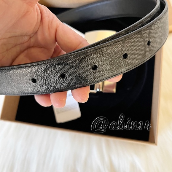 NWT Coach Signature Black Cut-to-Size Reversible Belt in a Gift Box - Picture 5 of 6